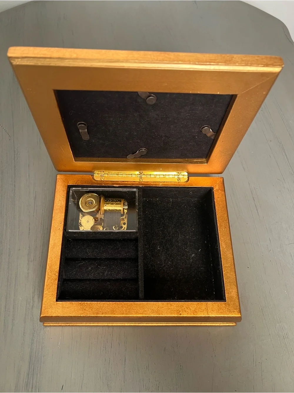 Vintage music box photo frame. The San Francisco Music Box Co. 3 1/2 x 5“